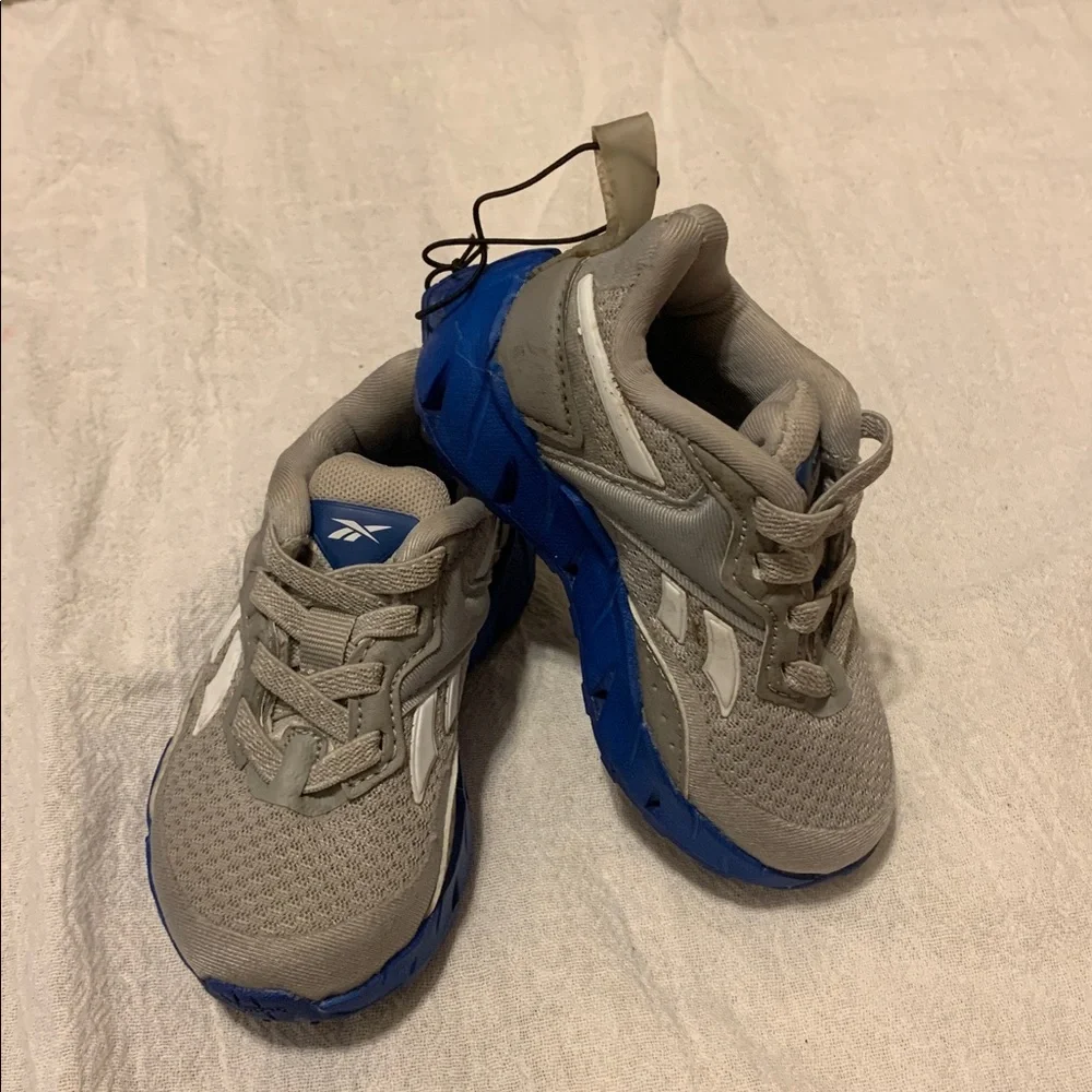 Reebok Toddler Sneakers in Gray, Blue W/White Reebok stripes Size 5 Never Worn